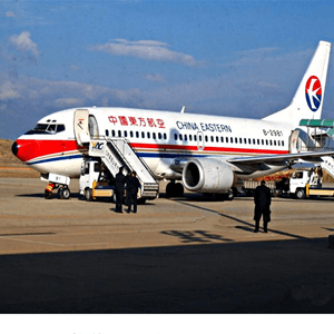 三亚空运航空快运业稳步发展的原因是什么？